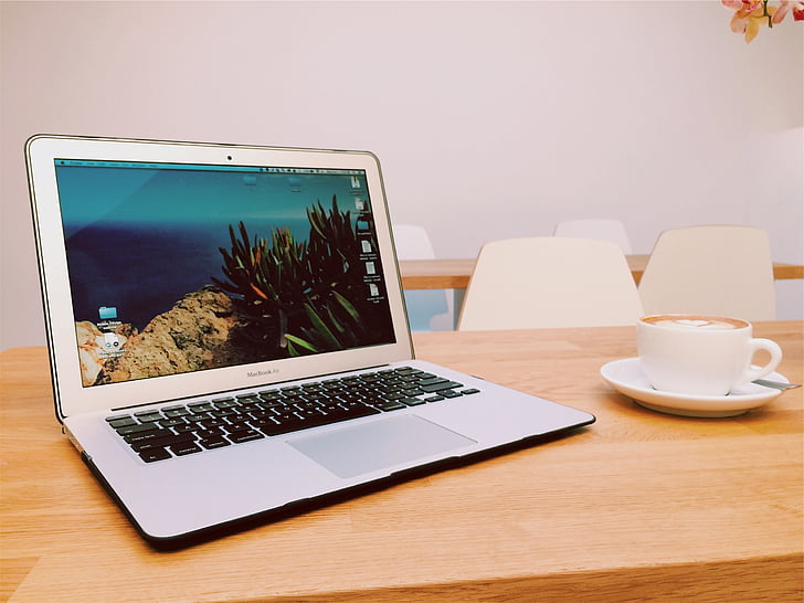 Vous vous demandez pourquoi avoir un site Web ?