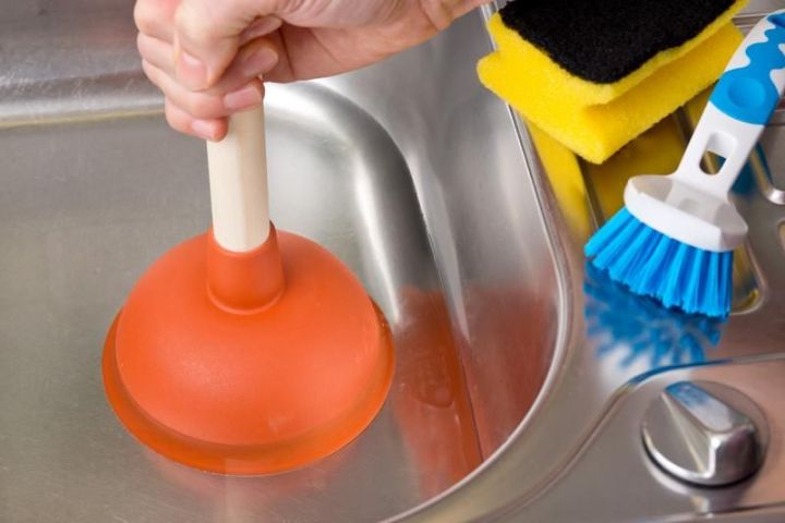 déboucher un évier complètement bouché